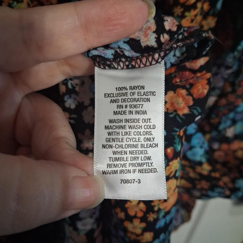 Size L a.n.a Smocked Floral Midi Dress with Puff Sleeves - Picture 5 of 7